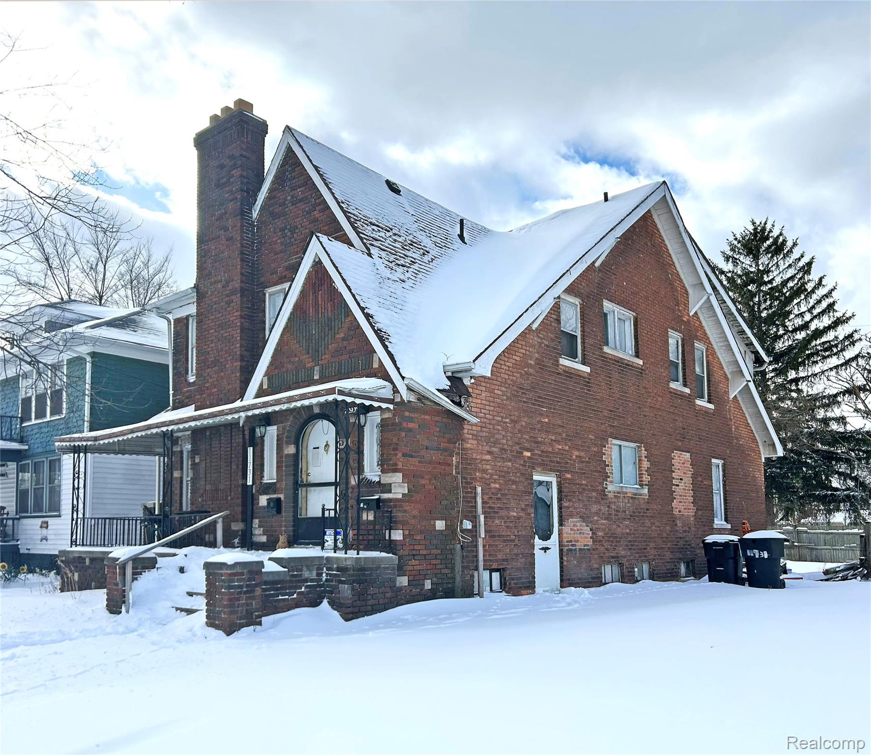 11731 Washburn Street