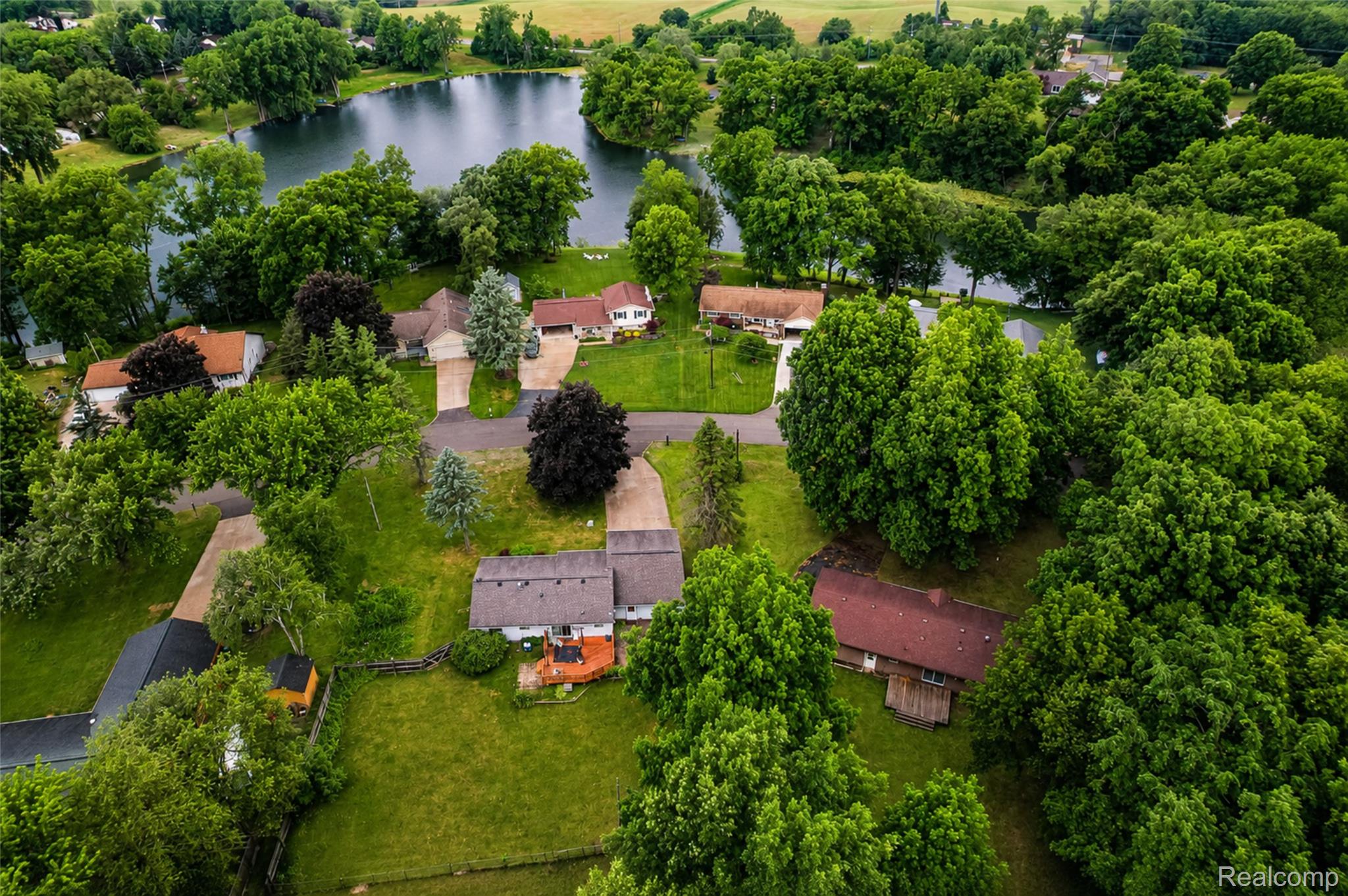 555 Tomahawk Trail