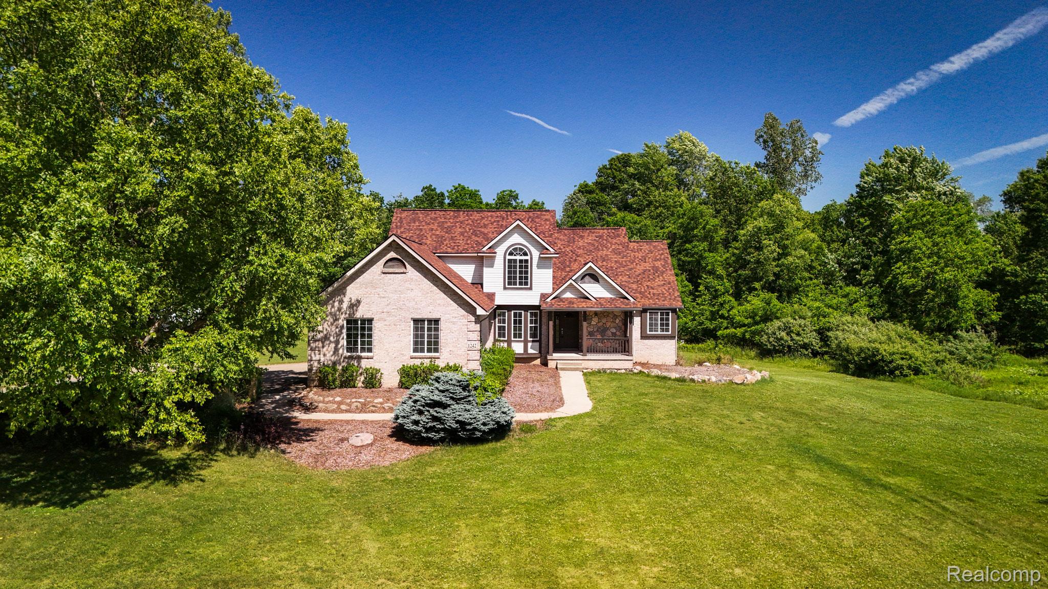 1242 Meadowbrook Court