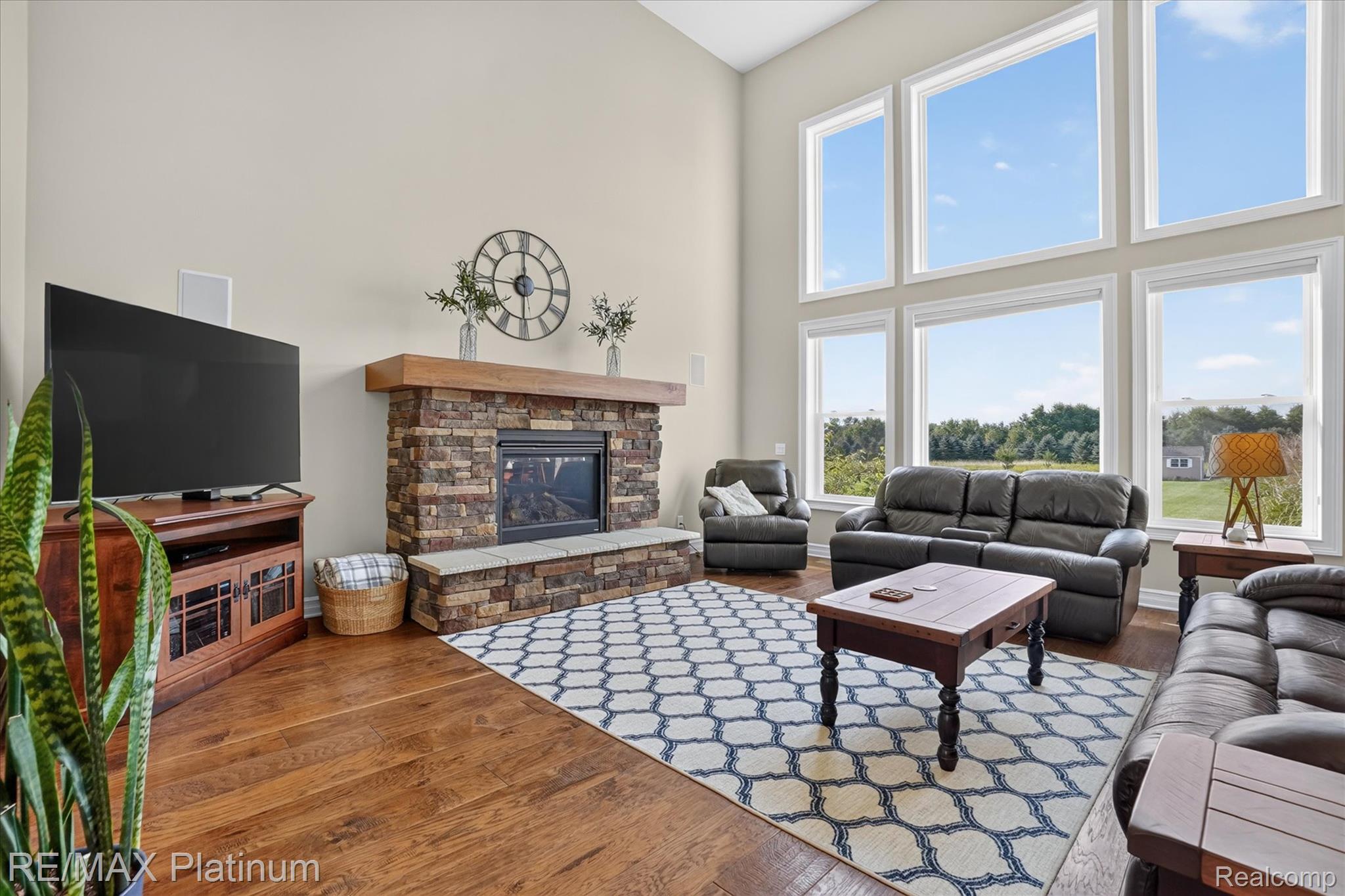 1182 Joann Lane