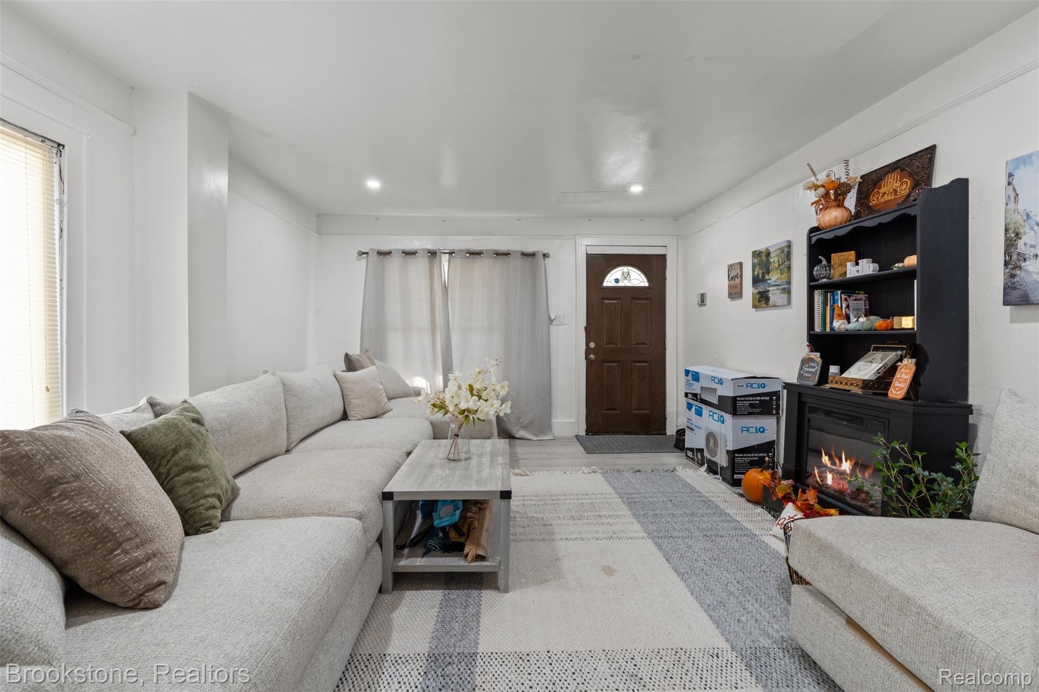 6225 Stahelin Avenue