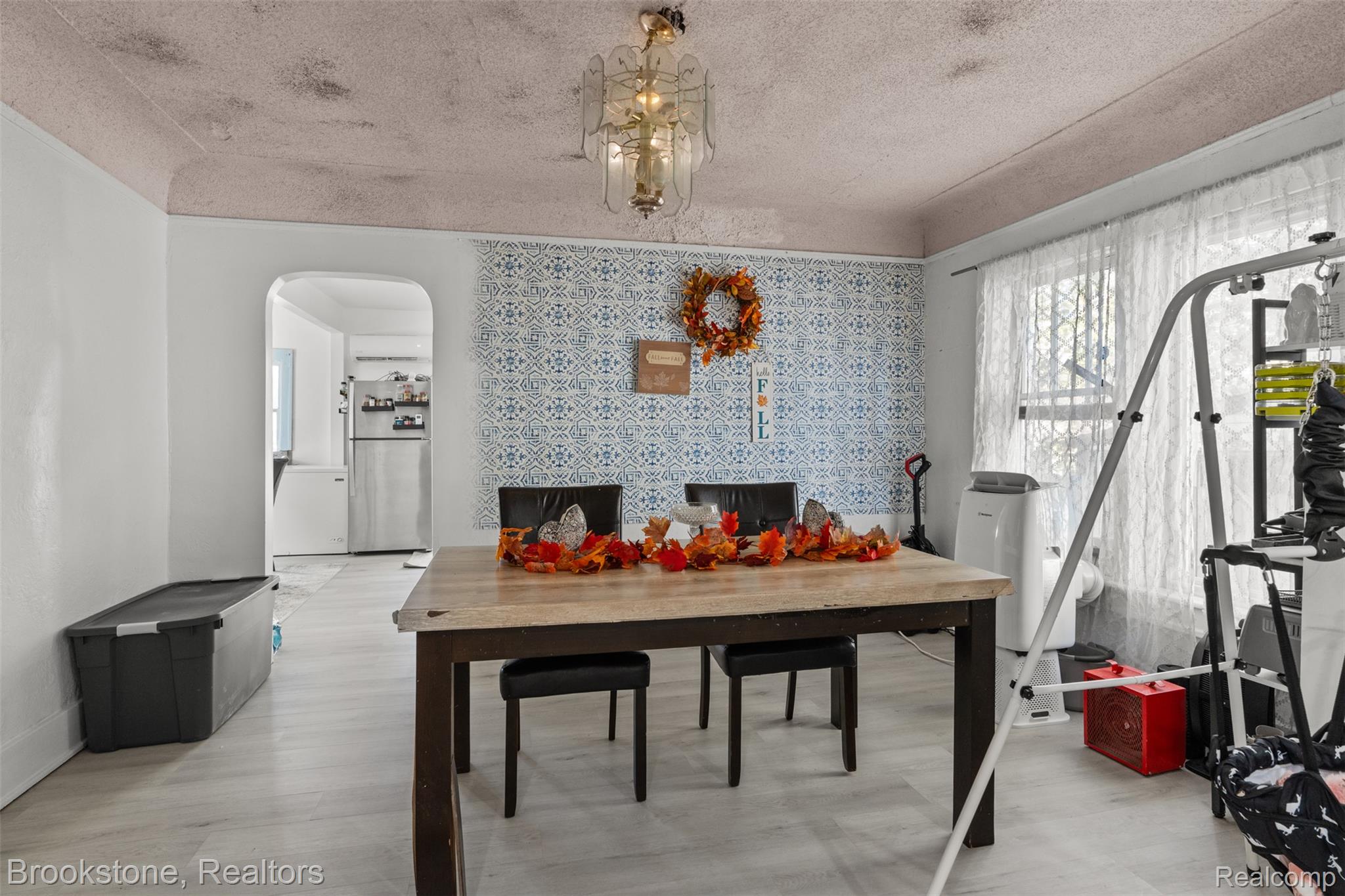 6225 Stahelin Avenue