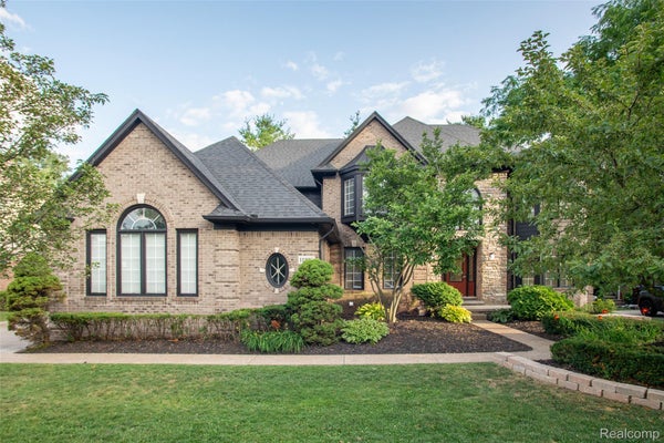 11226 WILSHIRE DR, SHELBY TOWNSHIP, MI 48315 - Image 10460c9fe5cc956ce6a6a2e90cd3b19f/2199648338