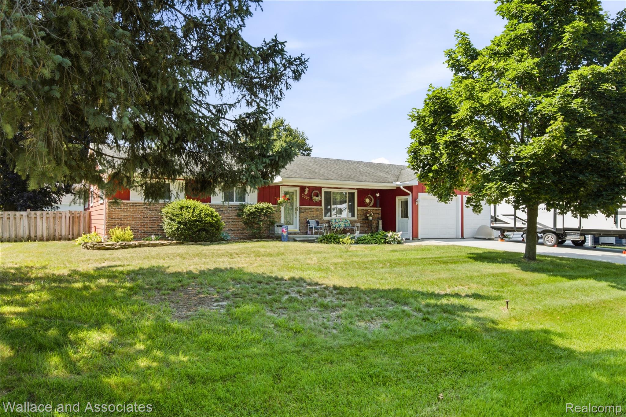 3227 N Shoreview Drive