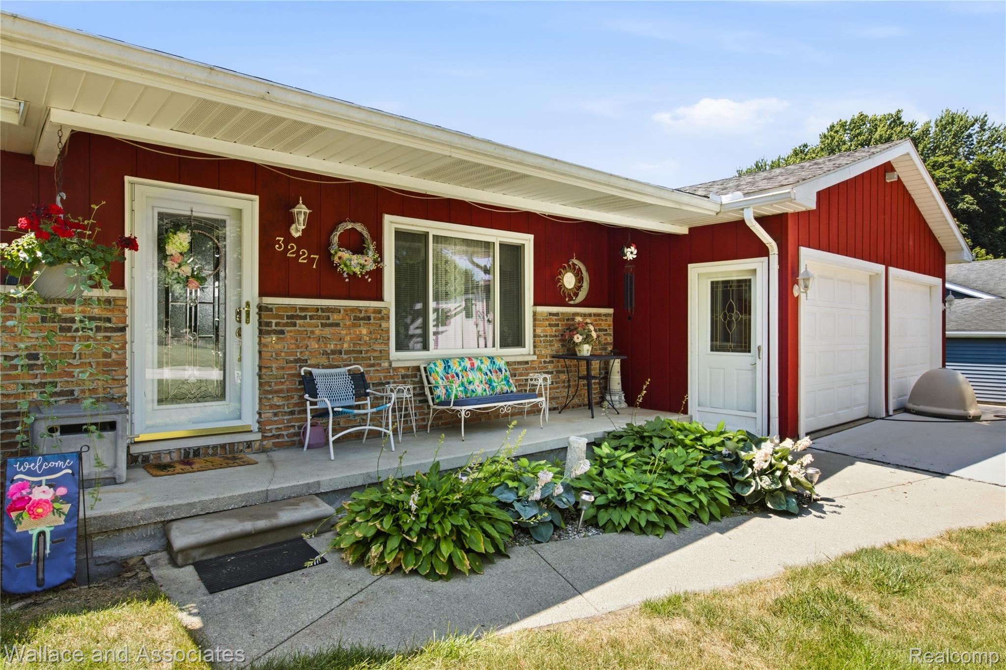 3227 N Shoreview Drive