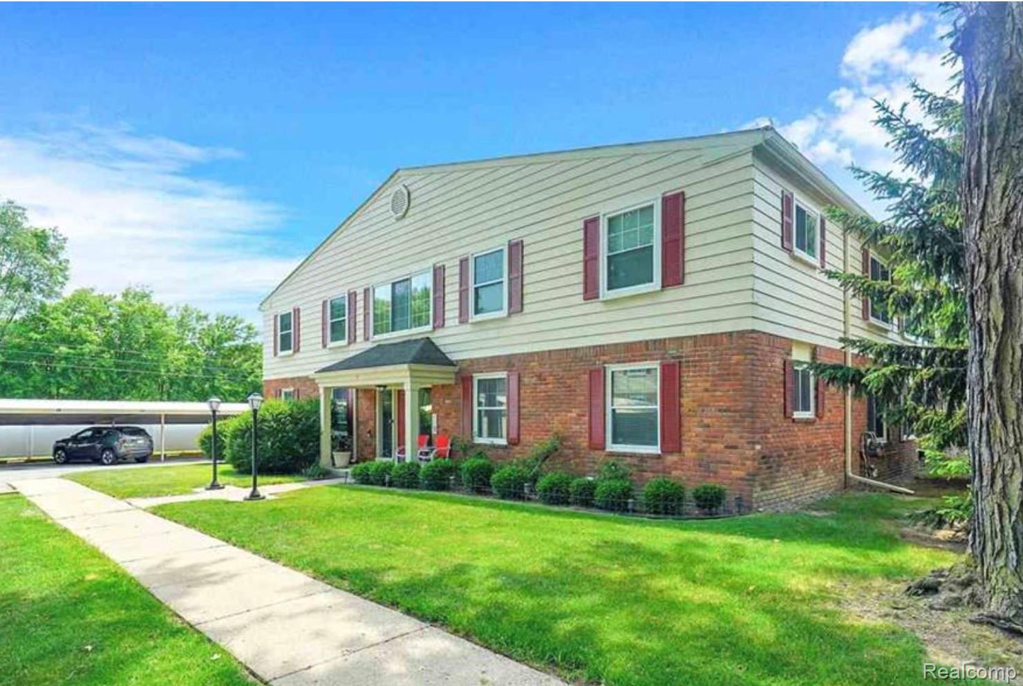 721 W Maple Road