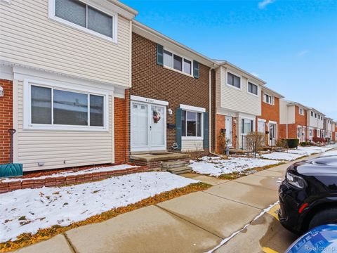 8207 Dartmouth Avenue Warren City MI 48093