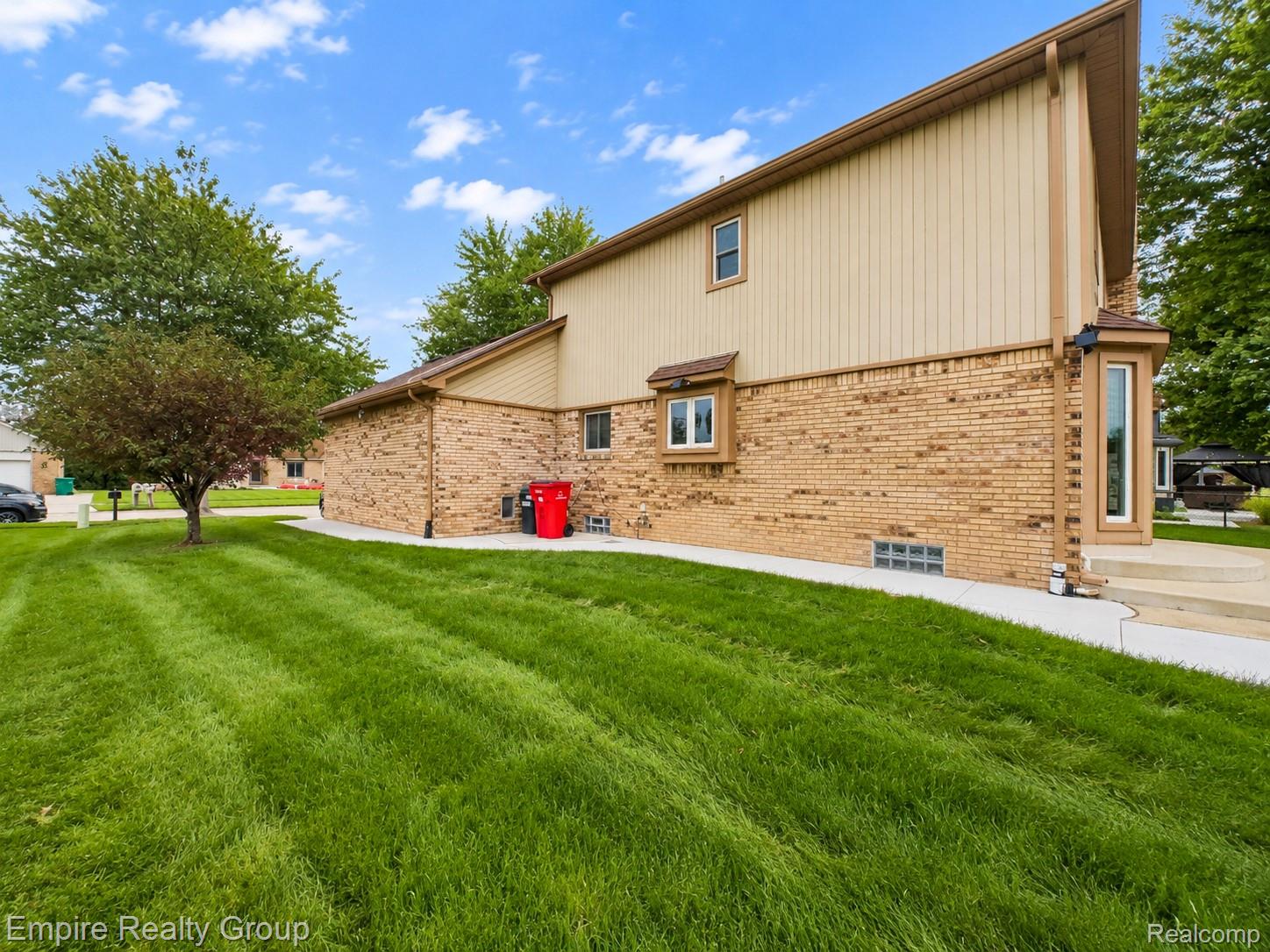 15699 Mountainside Drive