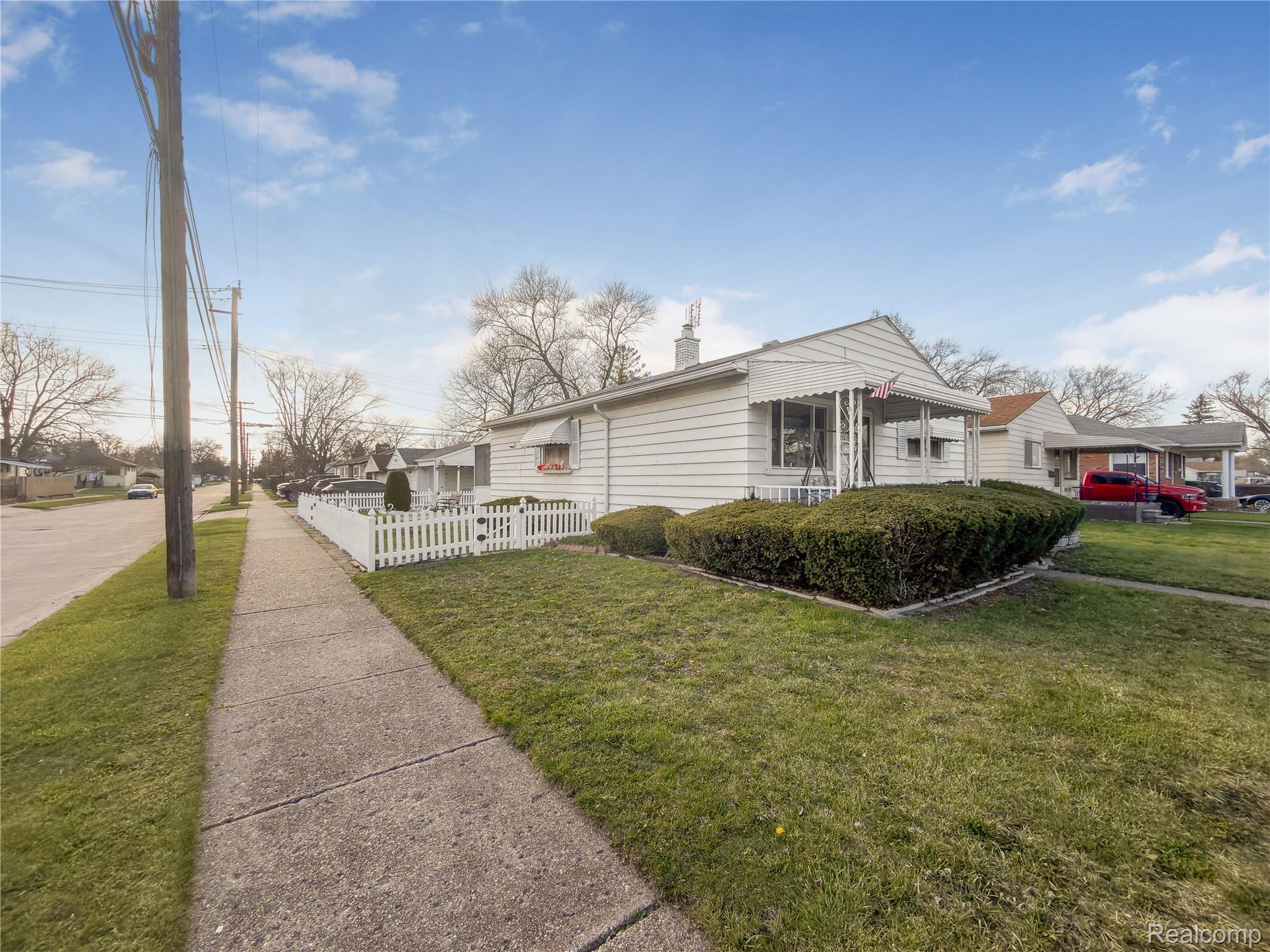 4710 Edgewood Street