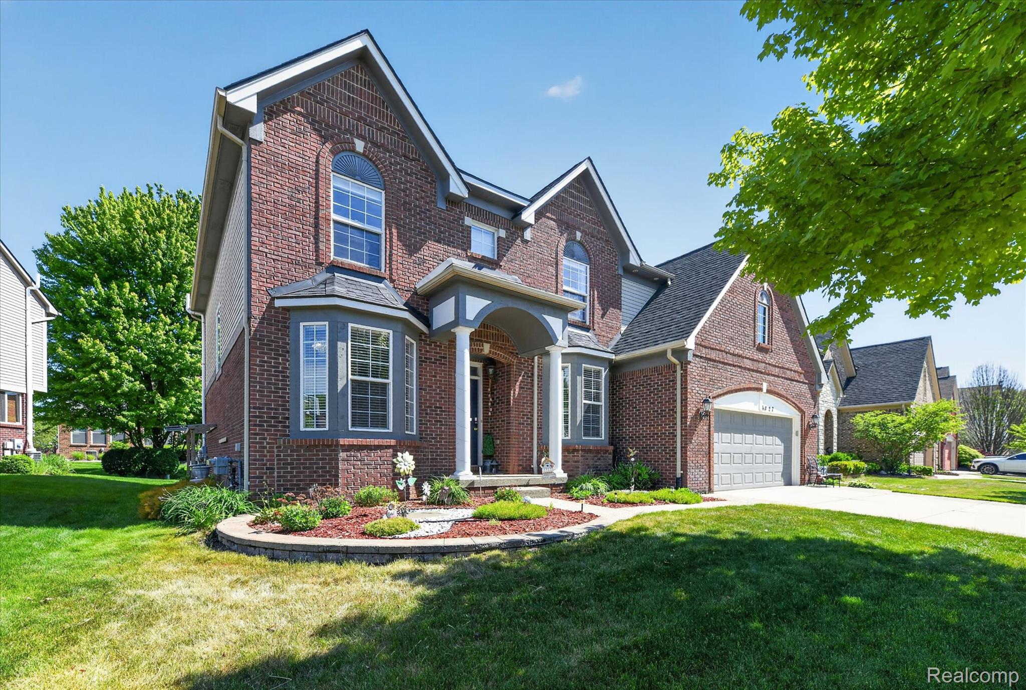 6827 Blackwell