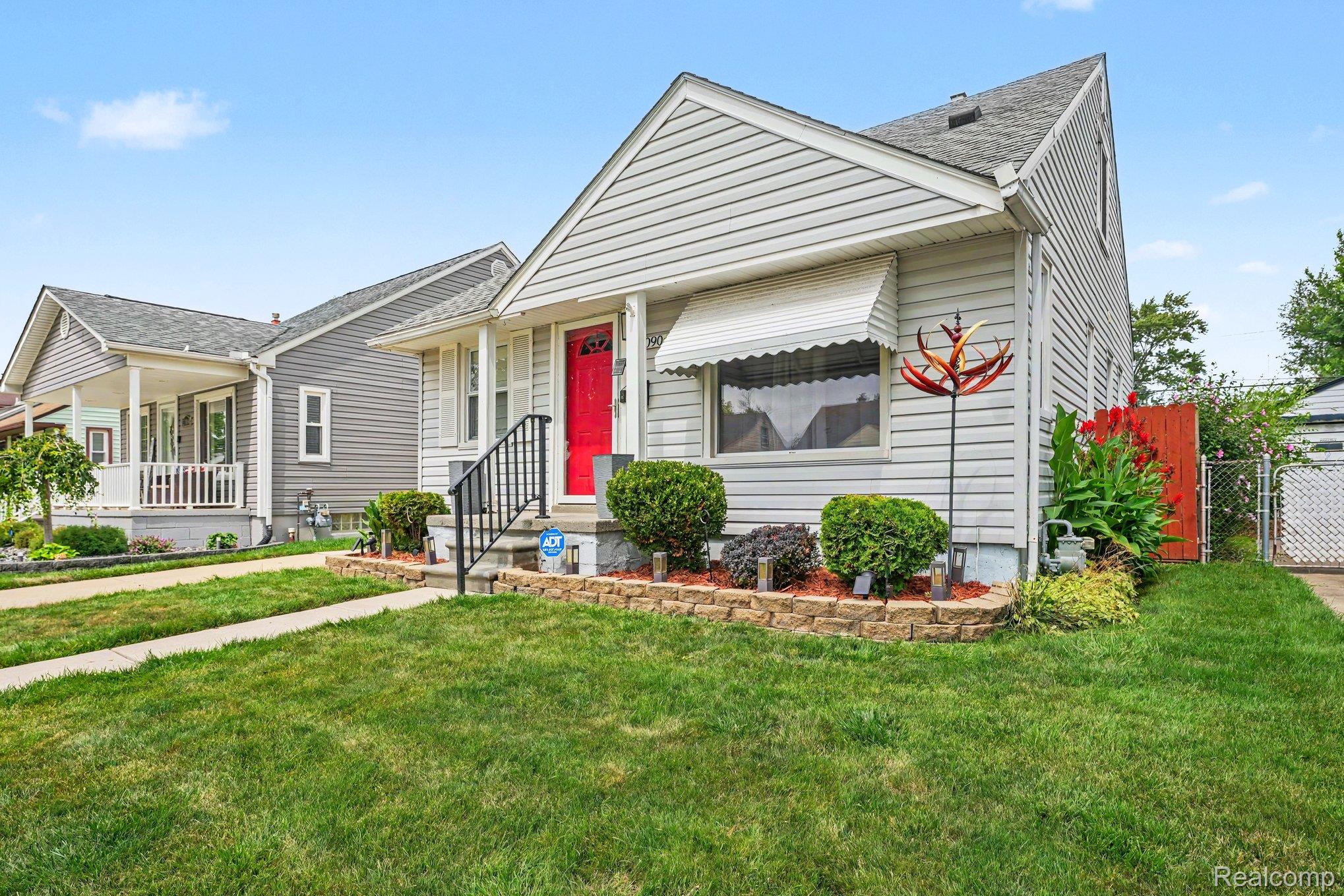 2090 Leblanc Street