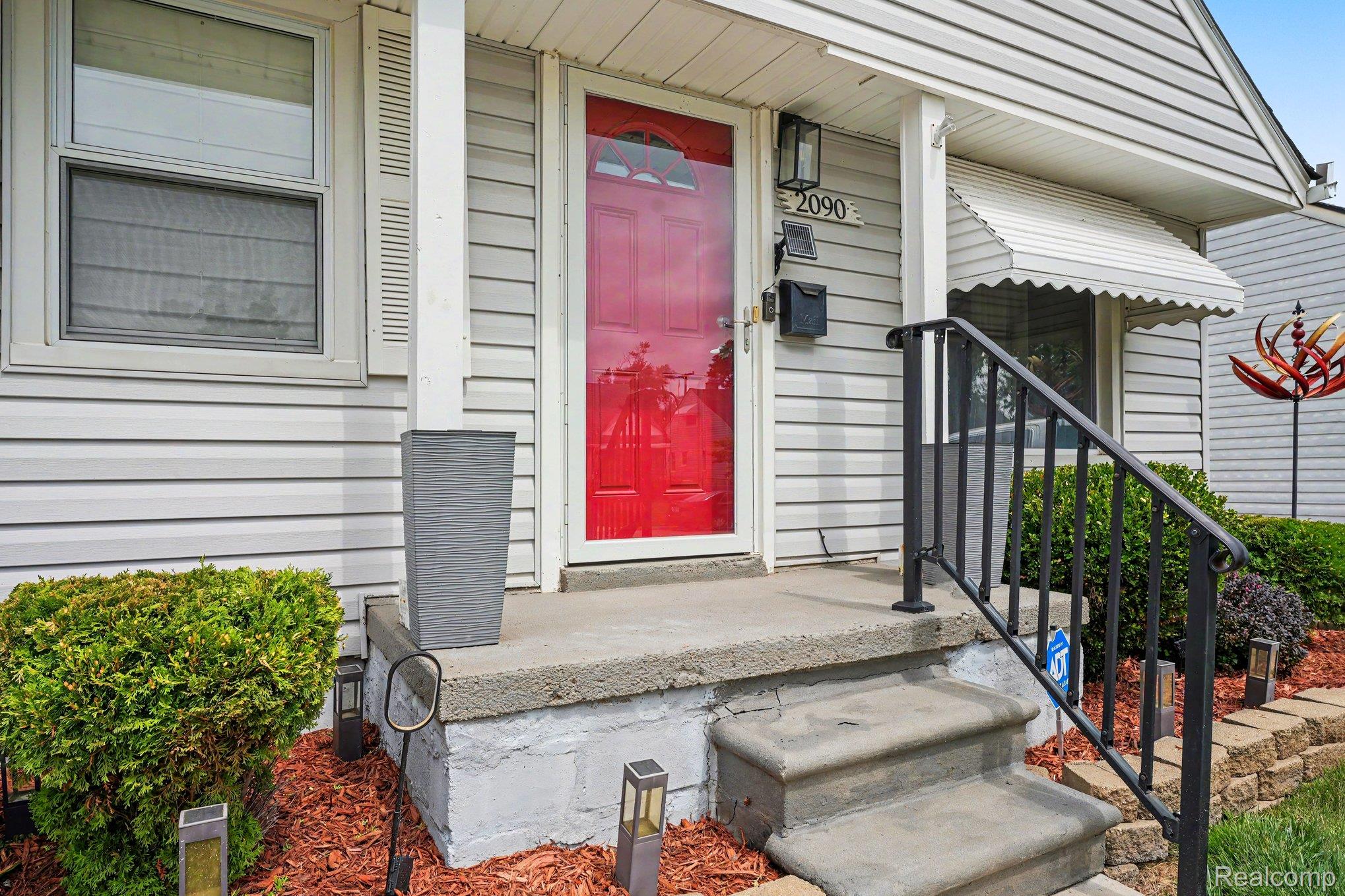 2090 Leblanc Street