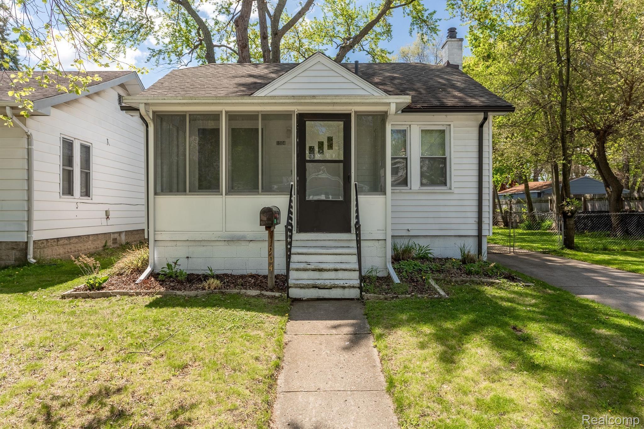 1904 Academy Street