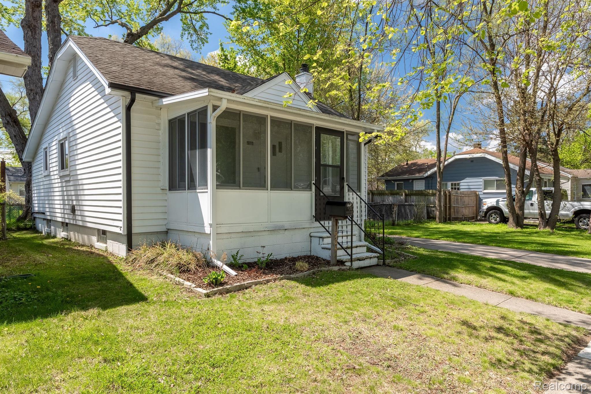 1904 Academy Street