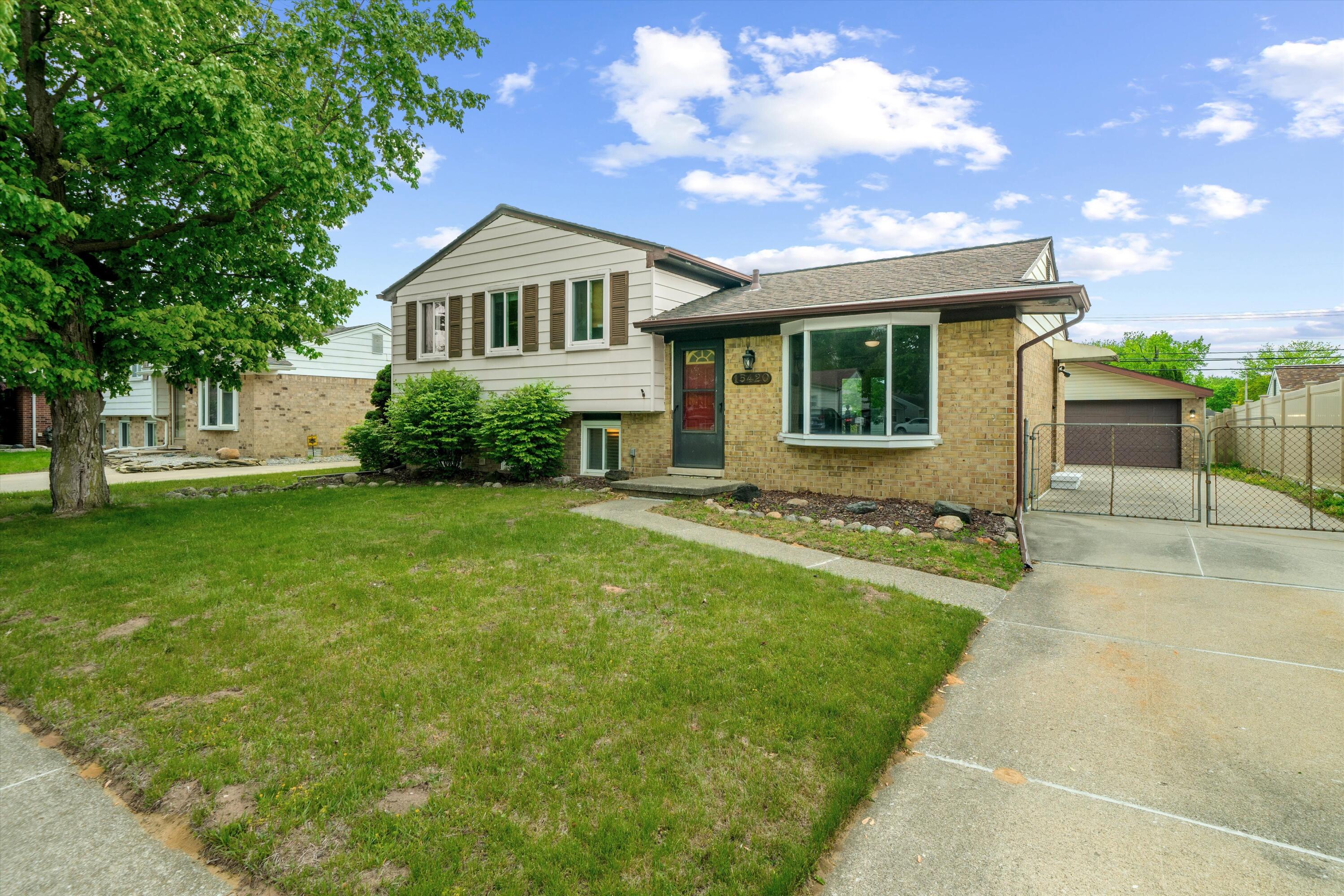 15420 Burr Street