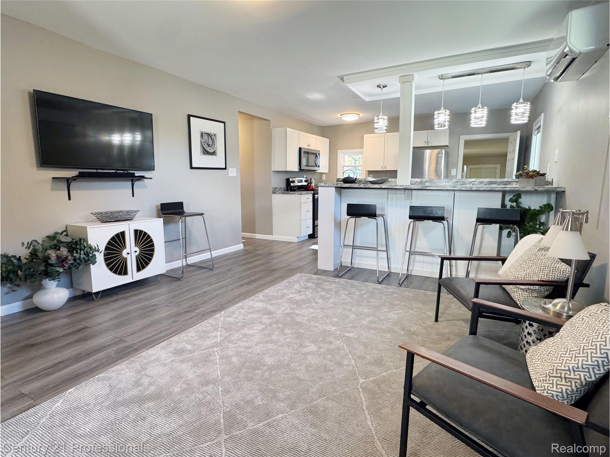 321 W Harwood Avenue