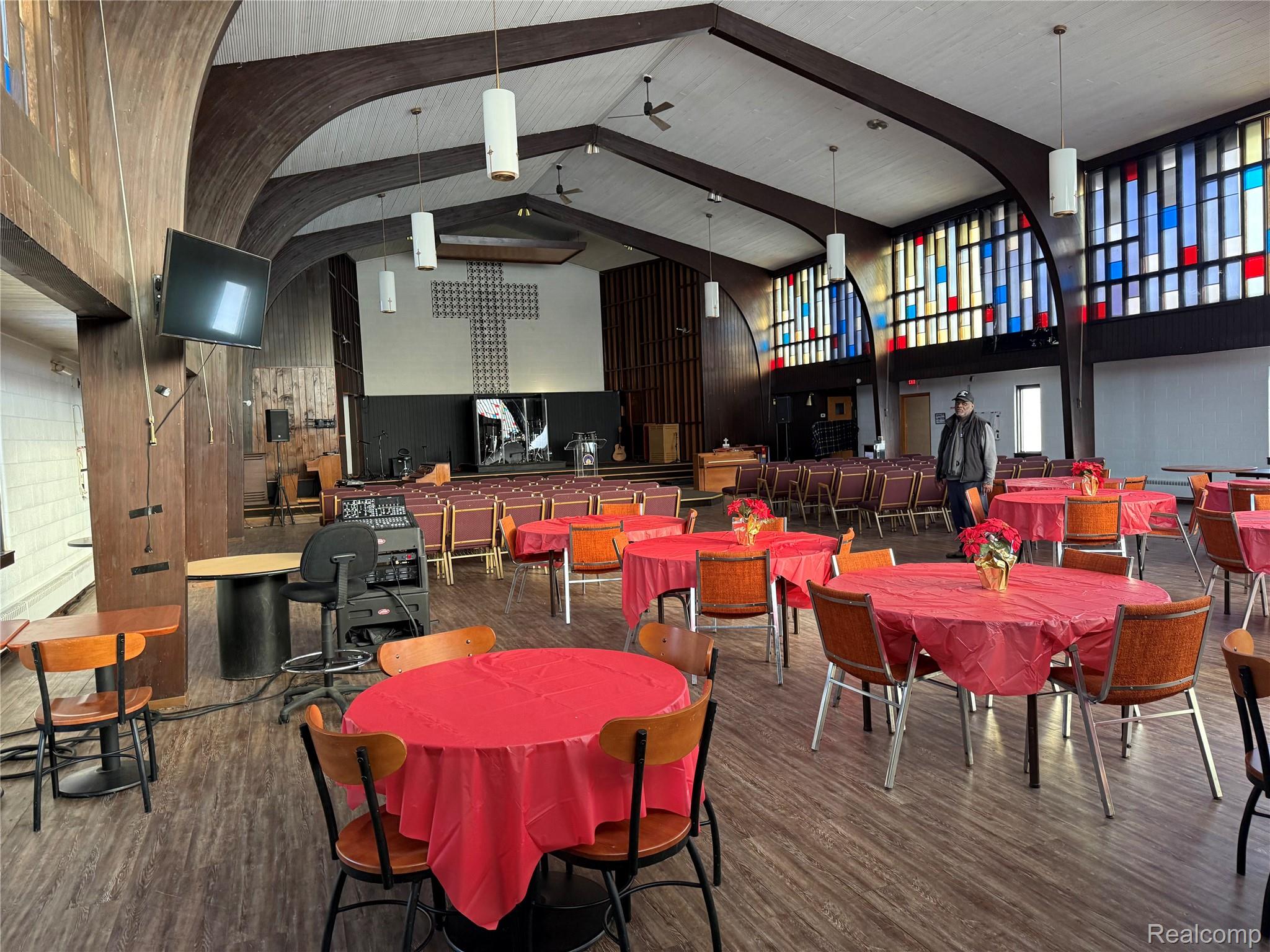 27800 Annapolis St Street