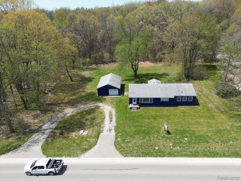 7165 SASHABAW Road Village Of Clarkston City MI 48348