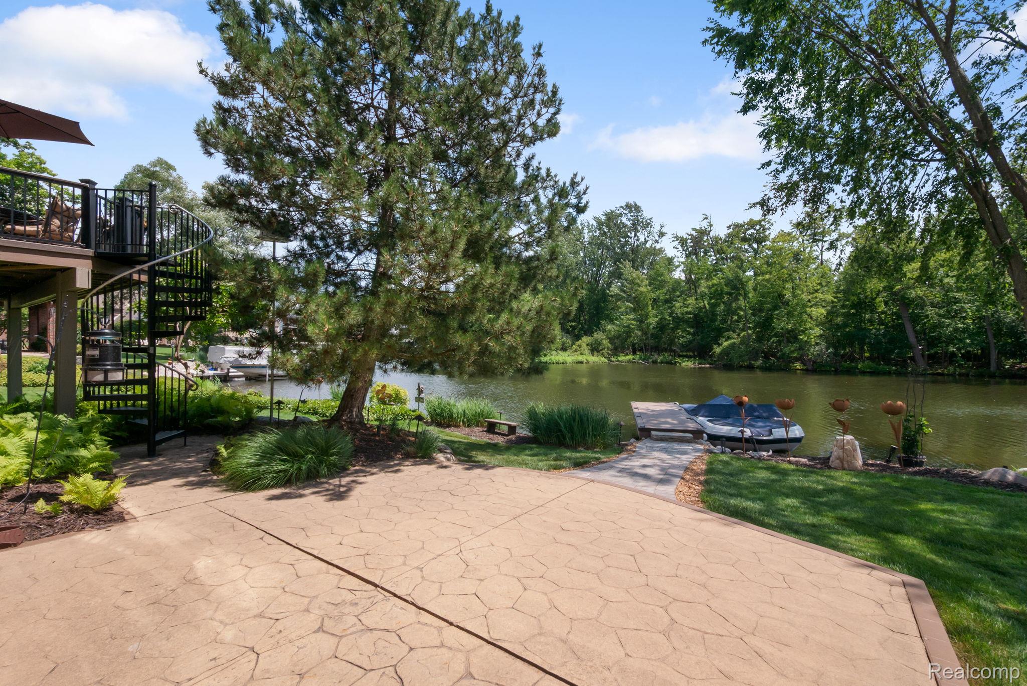 4443 Island View Drive
