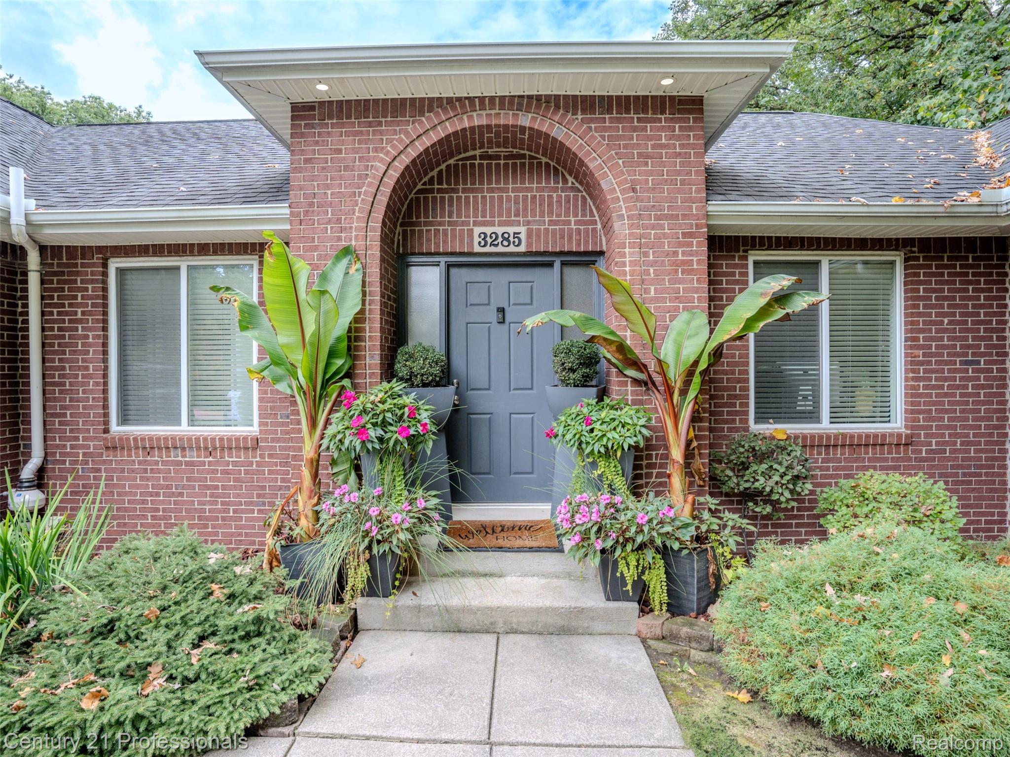 3285 Norton Lawn Drive