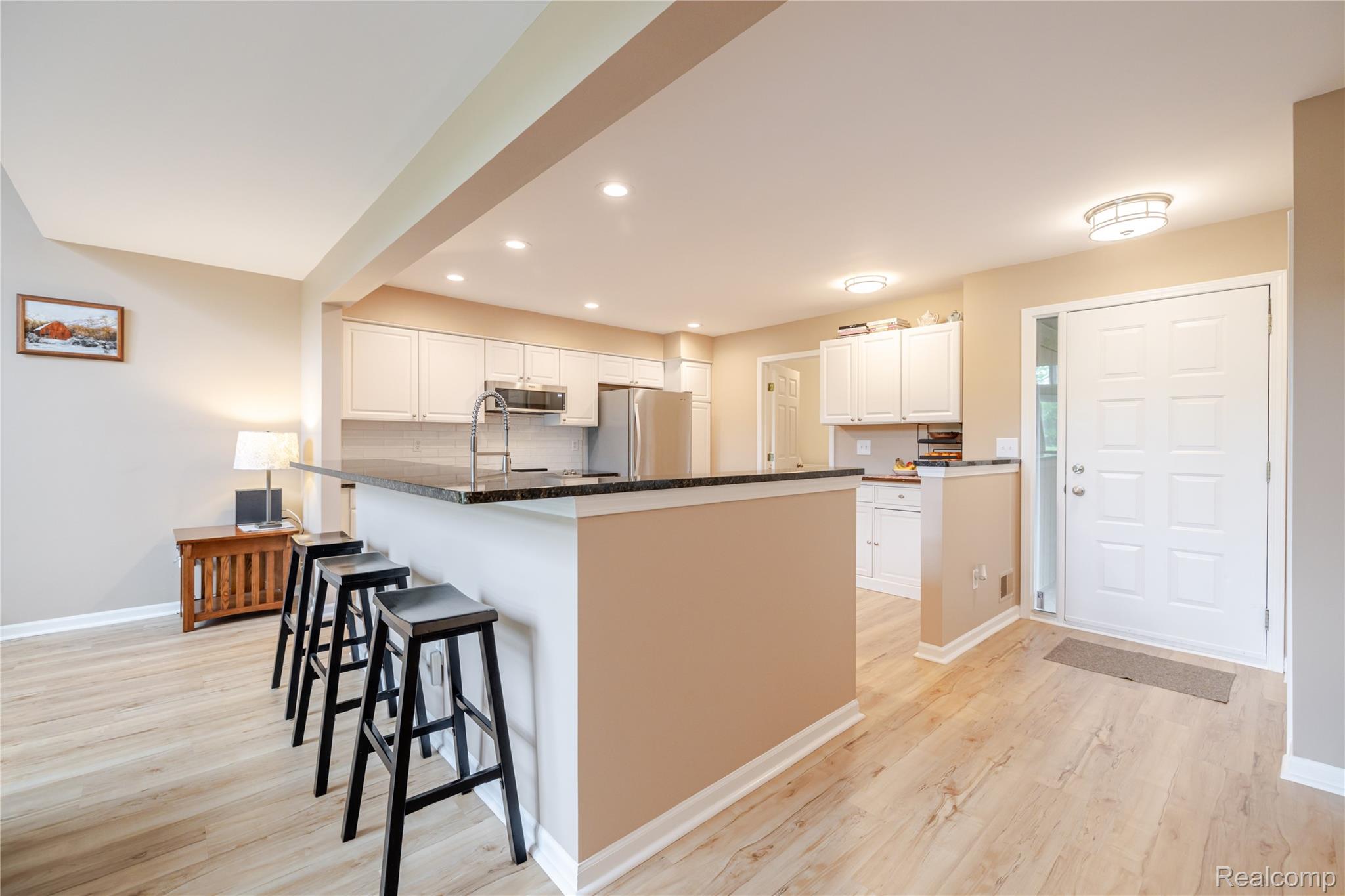 9892 Hawthorne Glen Drive