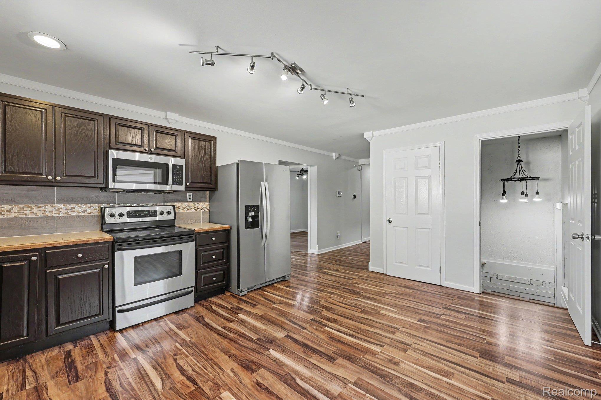 237 Pleasant Street