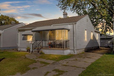 25184 Tecla Avenue Warren City MI 48089