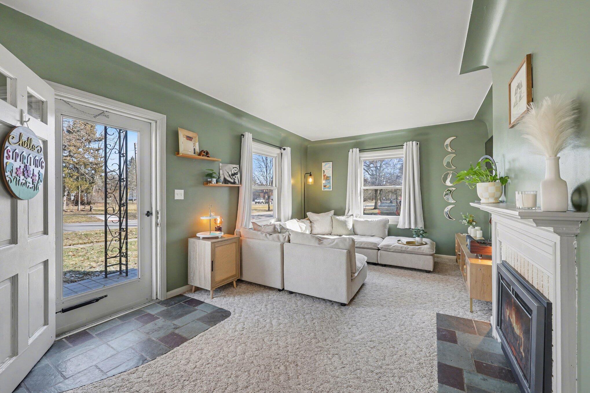 313 Territorial Road