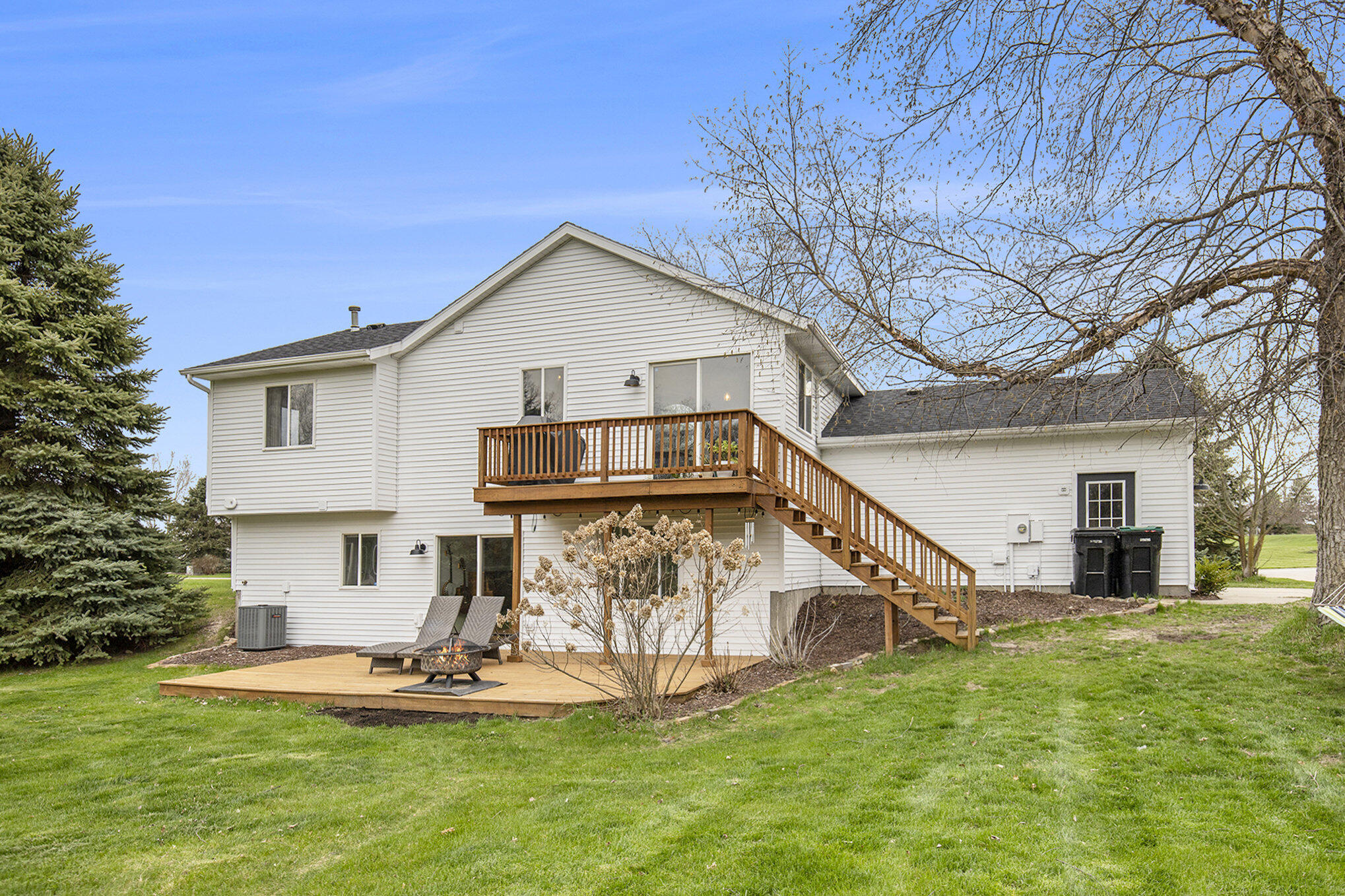 7546 Bostwick Lake View Drive