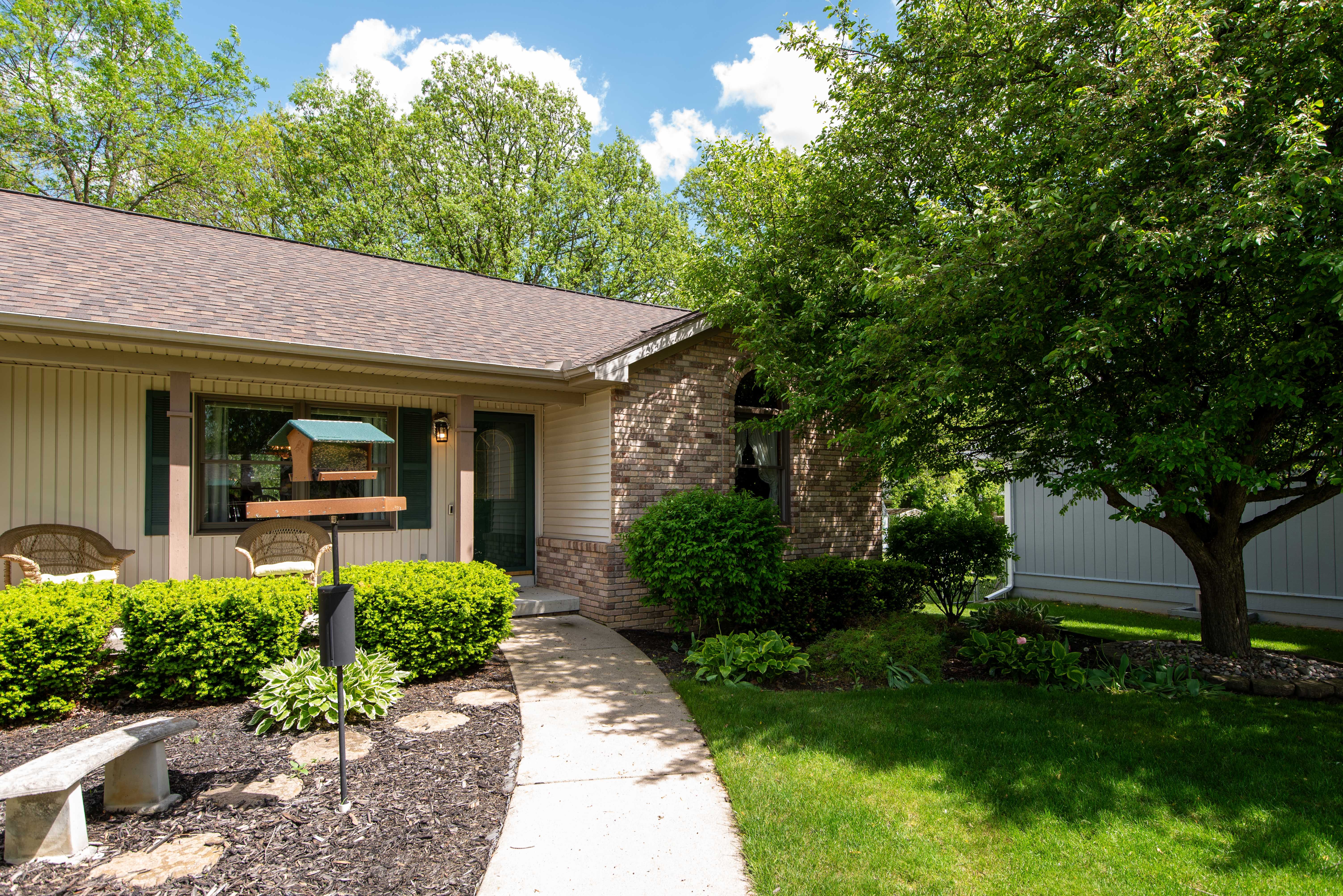 906 VILLAGE Drive