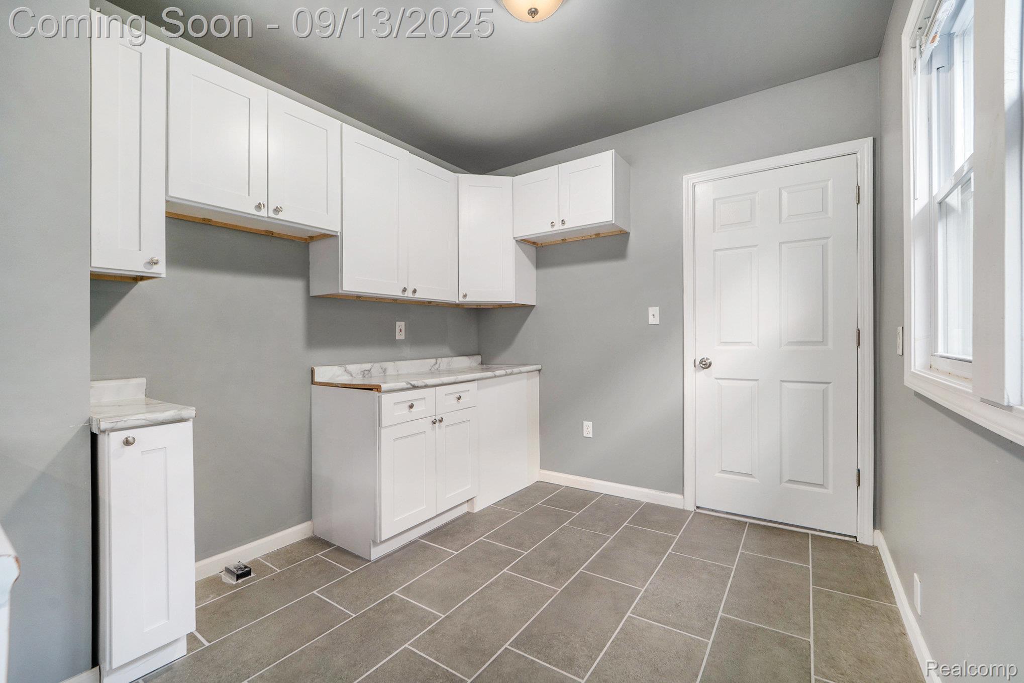 Detroit City, Michigan 48209, United States, 6 Bedrooms Bedrooms, ,3 BathroomsBathrooms,Residential,Active,209033