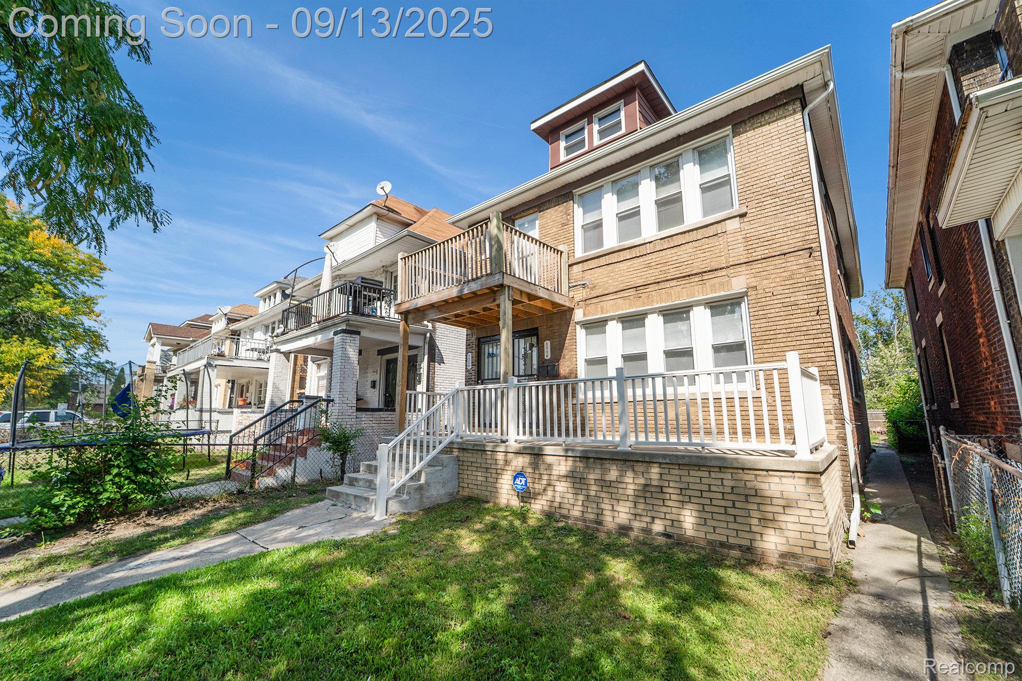 Detroit City, Michigan 48209, United States, 6 Bedrooms Bedrooms, ,3 BathroomsBathrooms,Residential,Active,209033