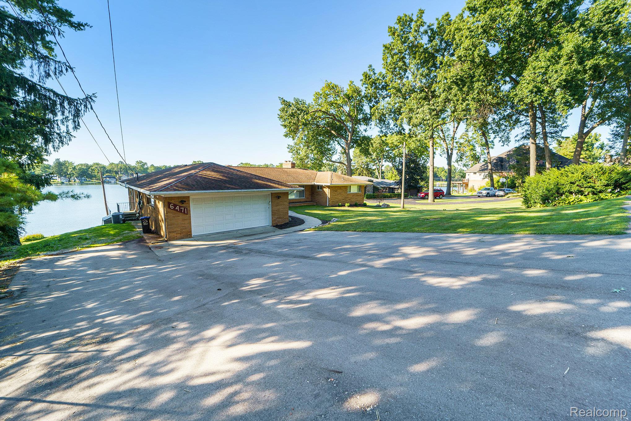 6471 Wellesley Terrace