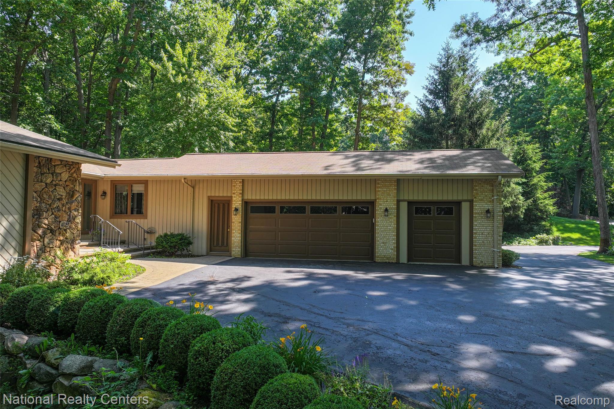 7500 Deerhill Drive