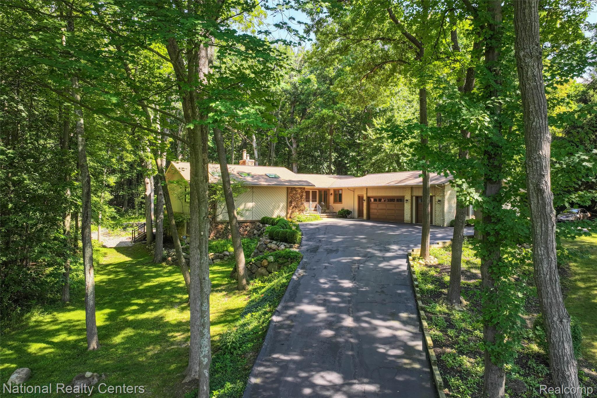 7500 Deerhill Drive