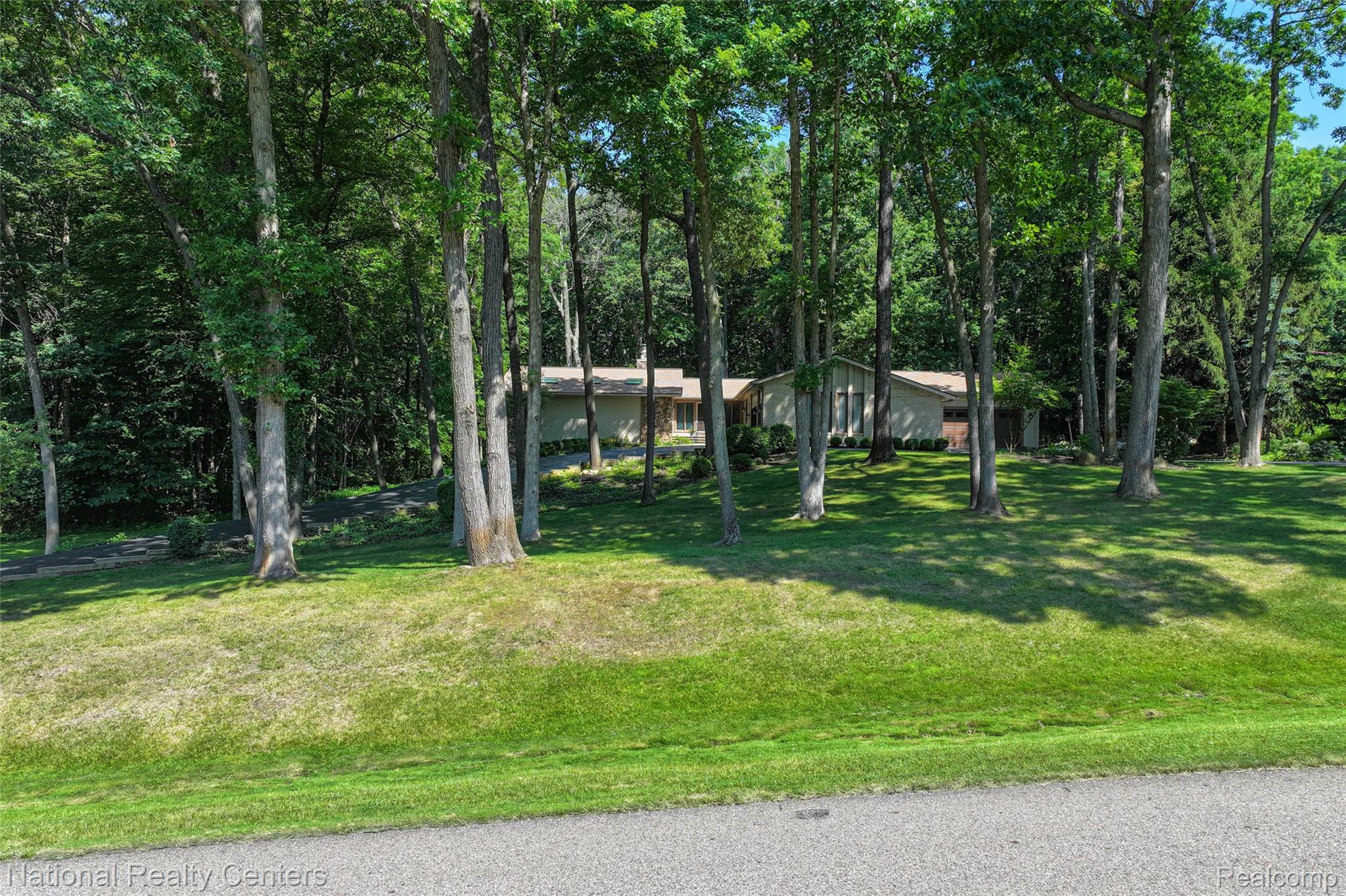7500 Deerhill Drive