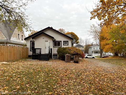 65 Dwight Avenue Pontiac City MI 48341