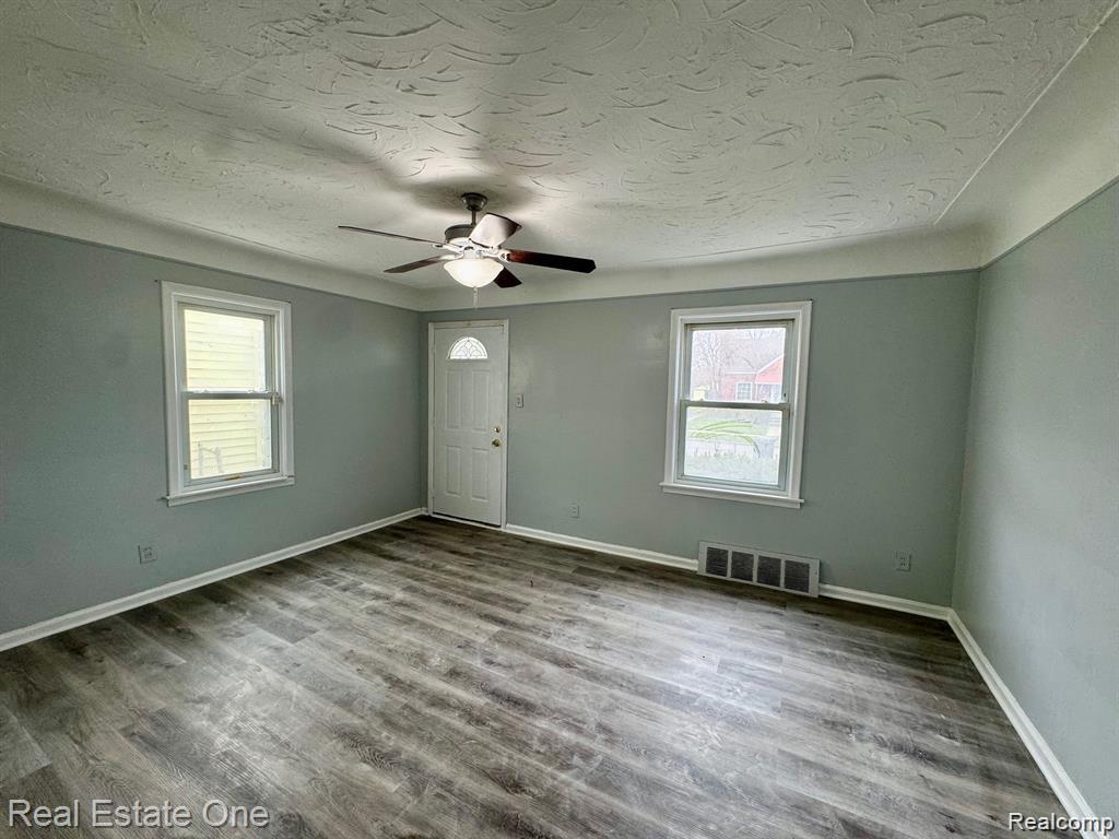 7295 Rosemont Avenue