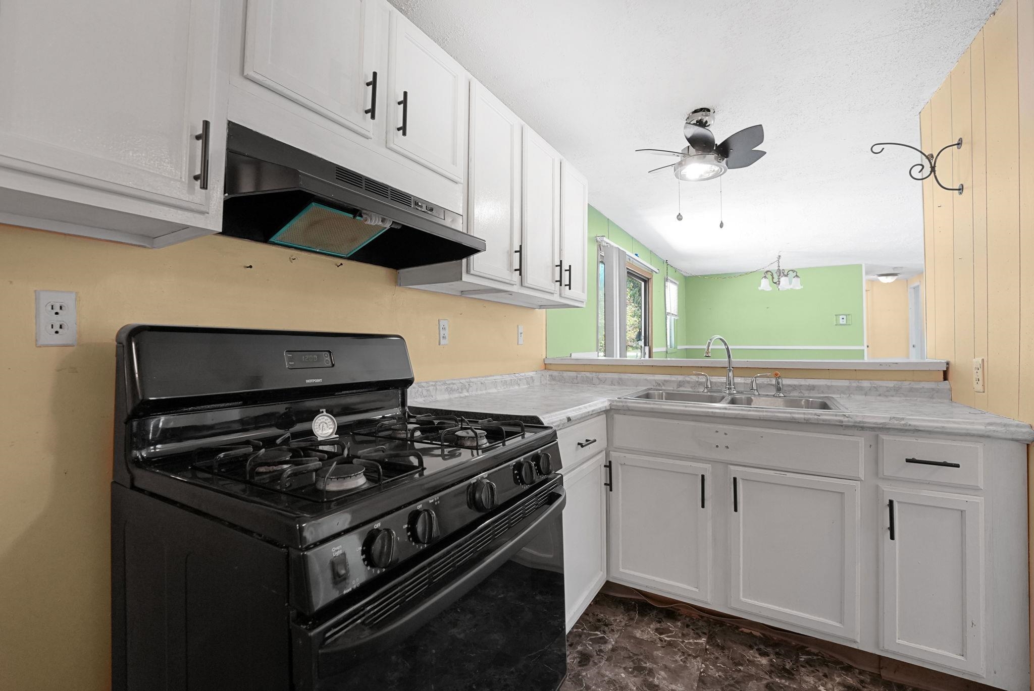 1124 W Eddy School Road