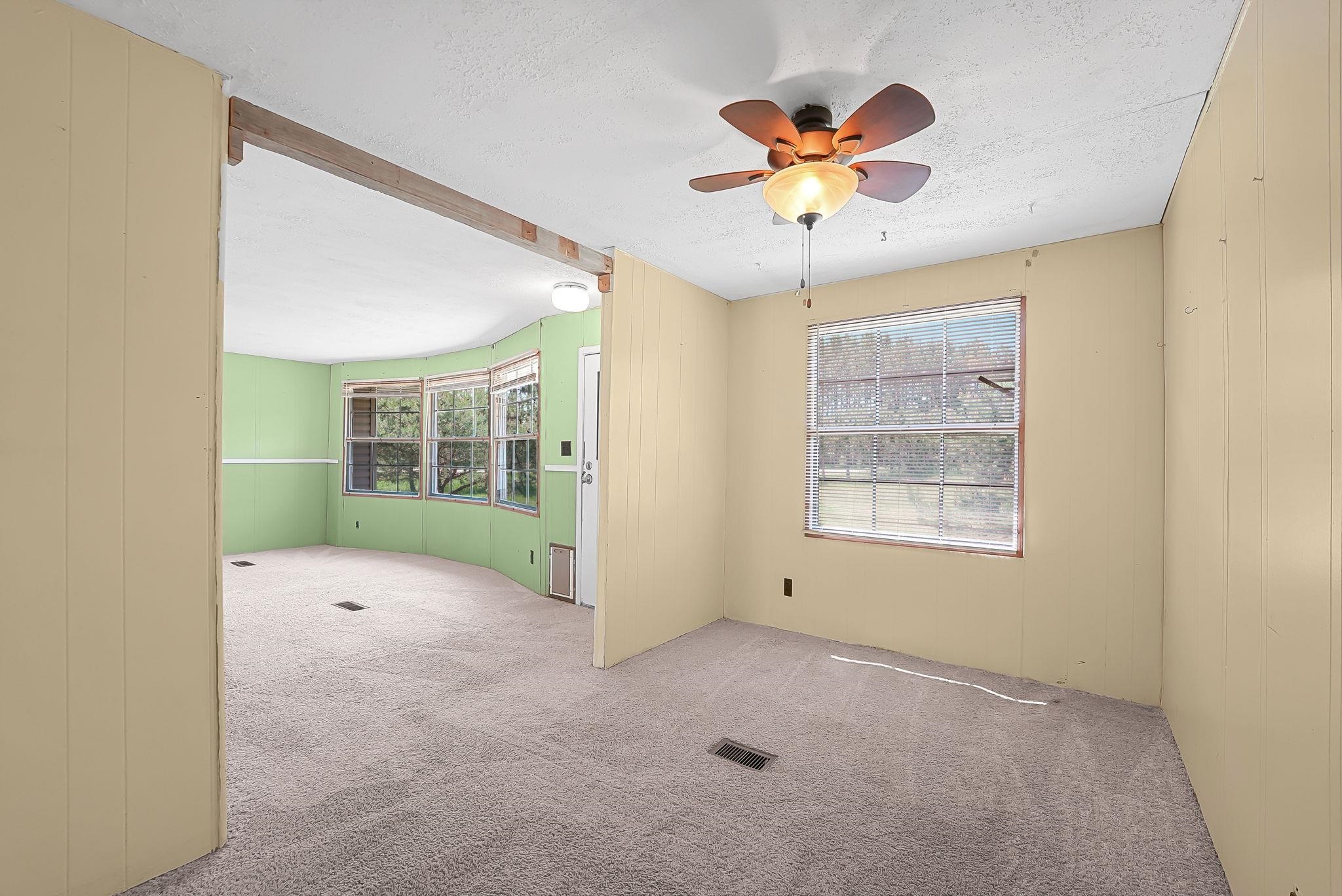 1124 W Eddy School Road