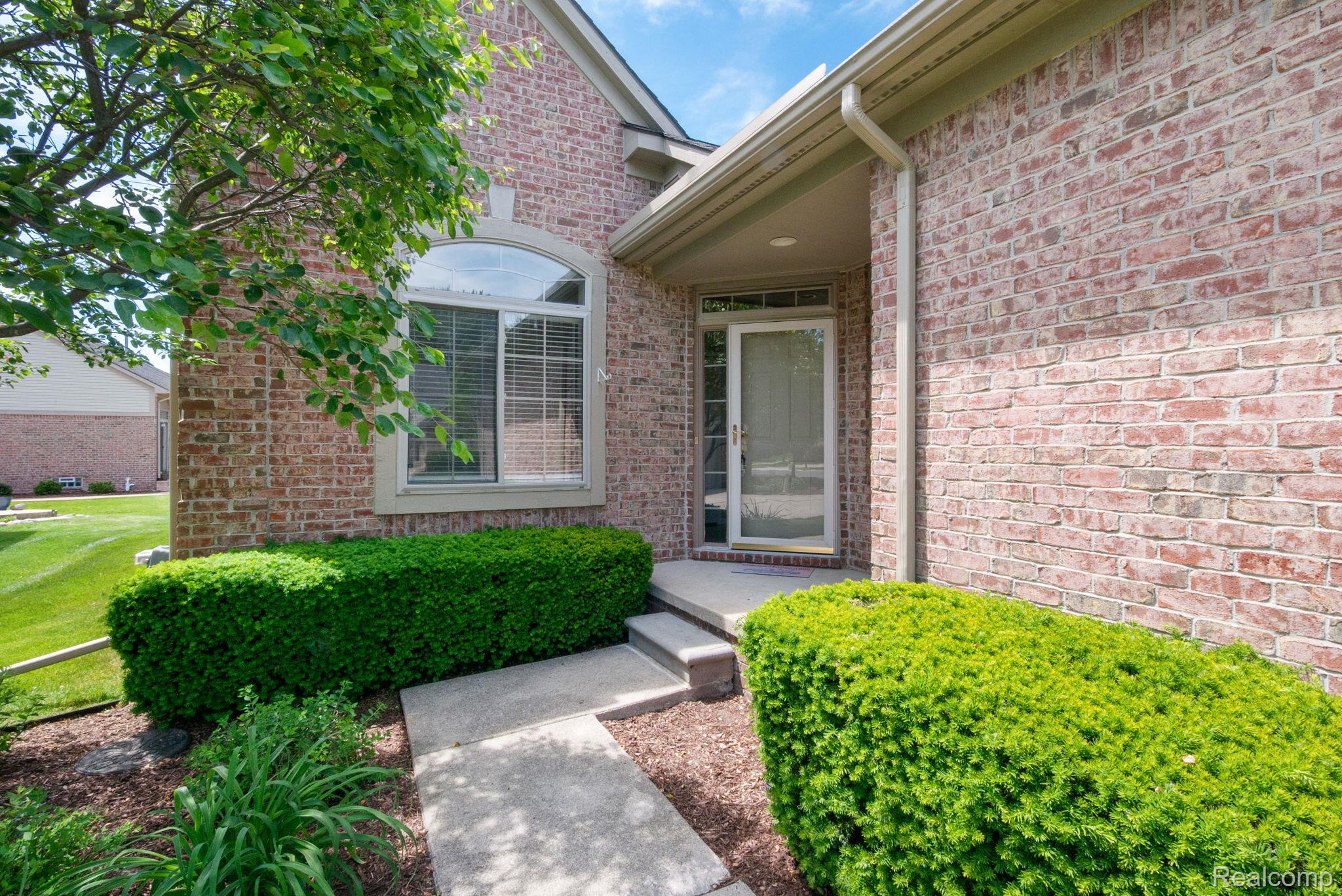 40658 Saint Louis Drive