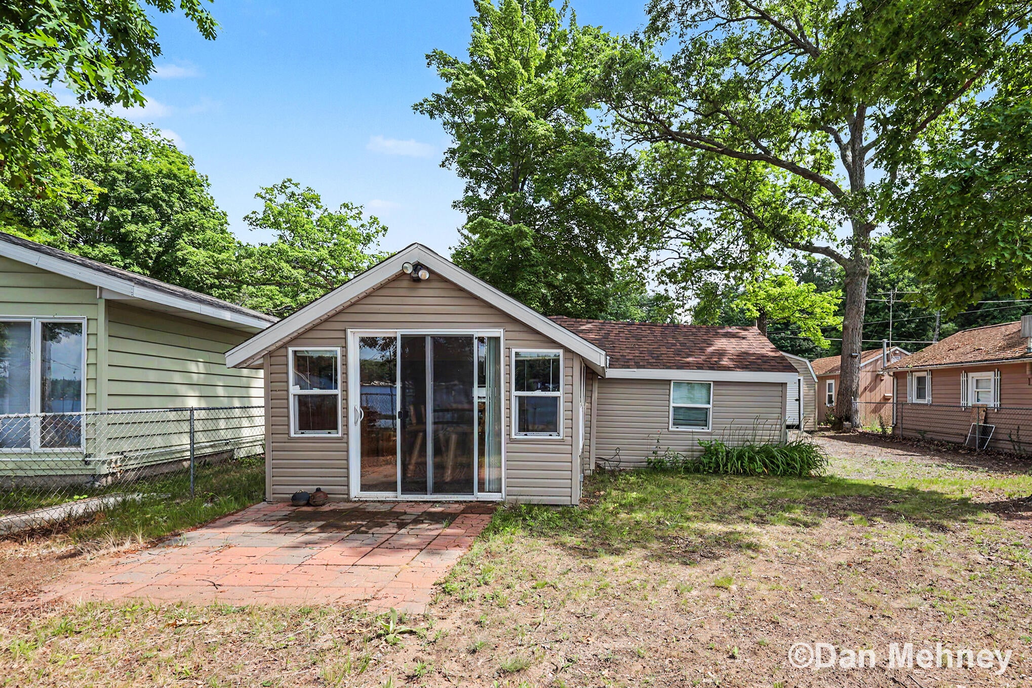 5539 Front Street