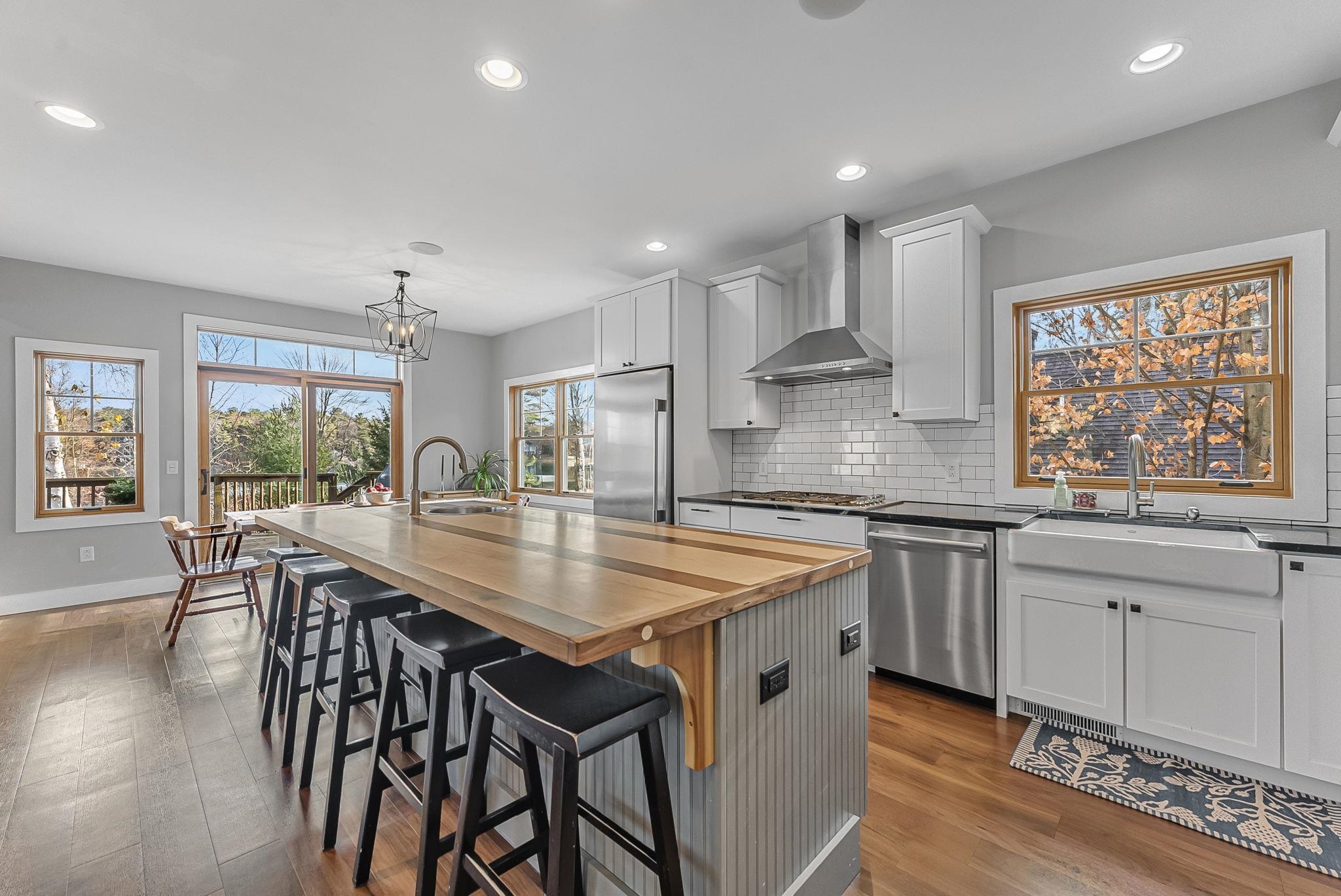 7819 + 7811 Hillside Drive