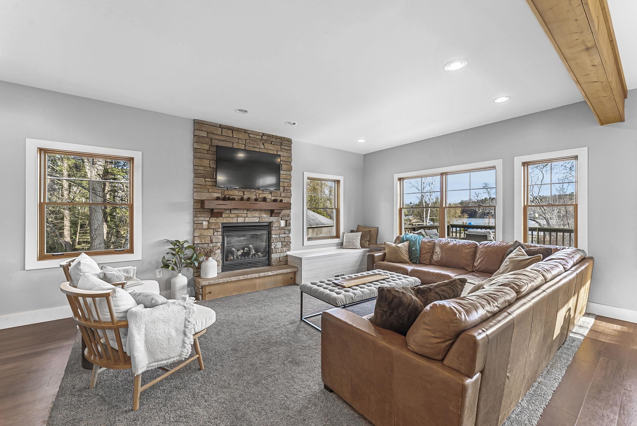 7819 + 7811 Hillside Drive