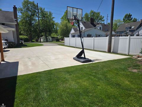 Tiny photo for 402 Park Avenue, Yale City, MI 48097 (MLS # 58050209524)