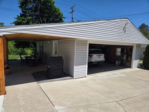 Tiny photo for 402 Park Avenue, Yale City, MI 48097 (MLS # 58050209524)