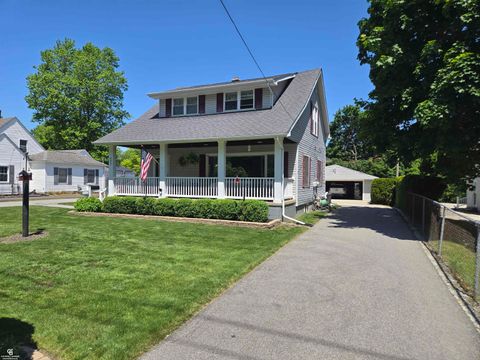 Photo of 402 Park Avenue, Yale City, MI 48097 (MLS # 58050209524)