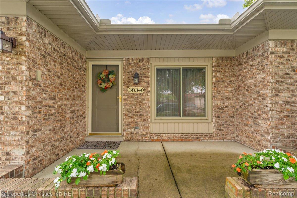 38340 Cottonwood Drive
