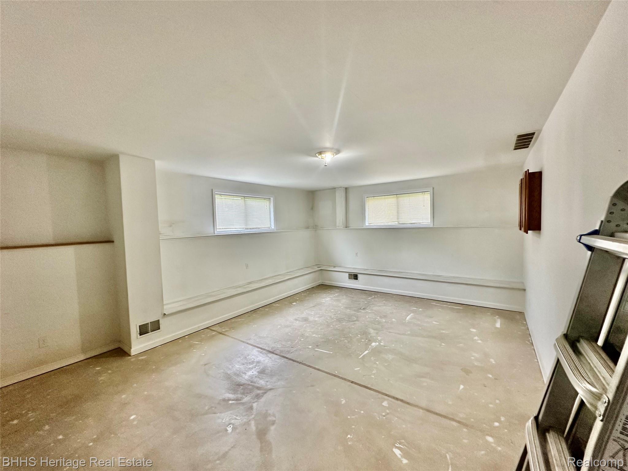 Handy Township, Michigan 48836, United States, 3 Bedrooms Bedrooms, ,2 BathroomsBathrooms,Residential,Active,174569