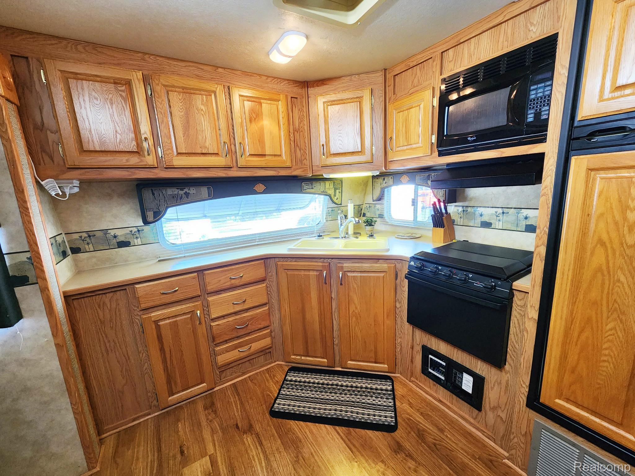 10001 Goodall Road E 422